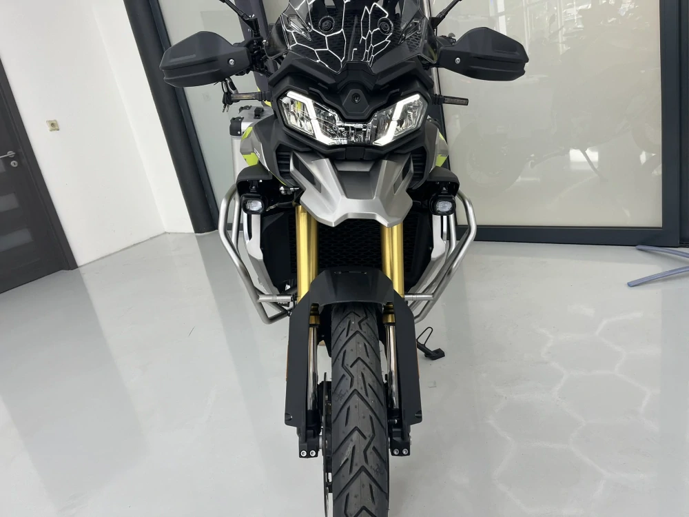 VOGE 900 DSX
