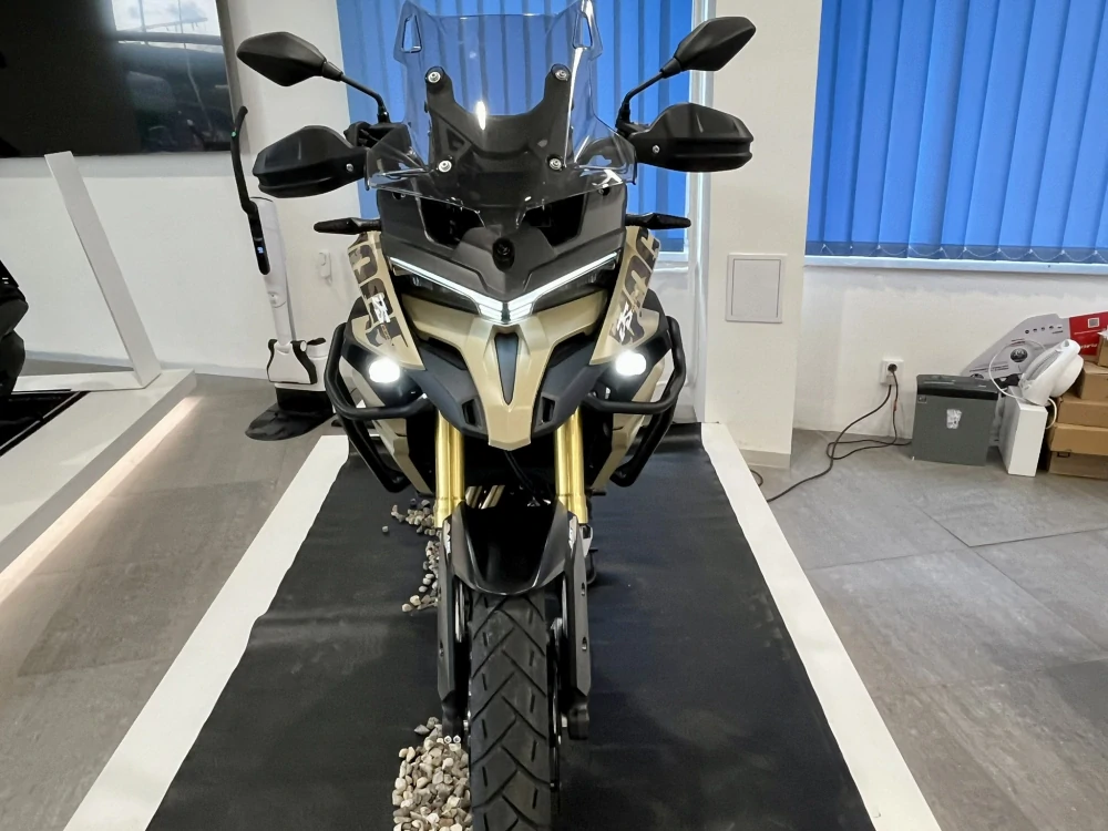 VOGE 625 DSX