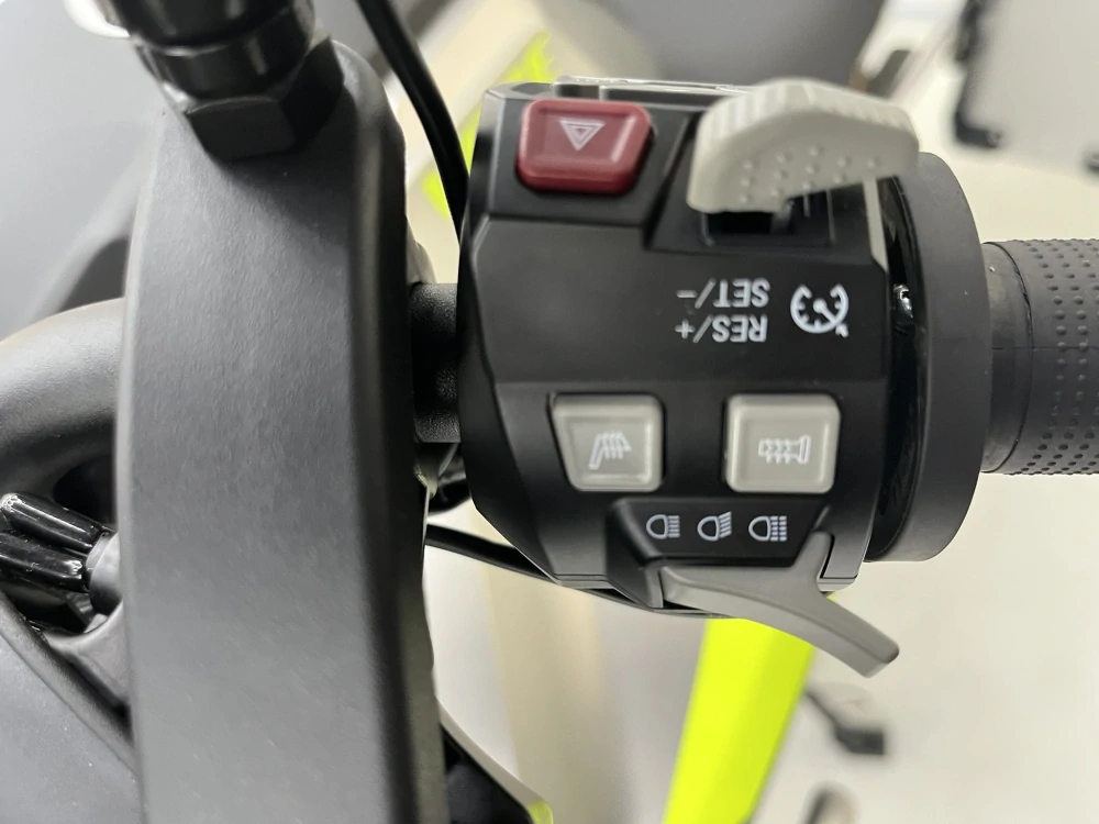 VOGE 900 DSX