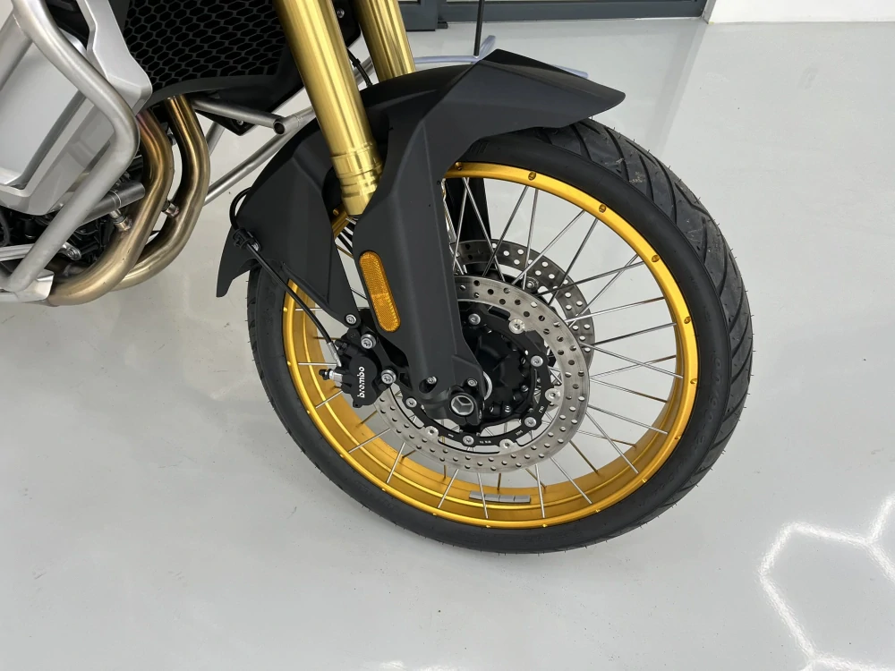 VOGE 900 DSX
