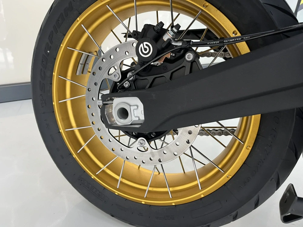 VOGE 900 DSX