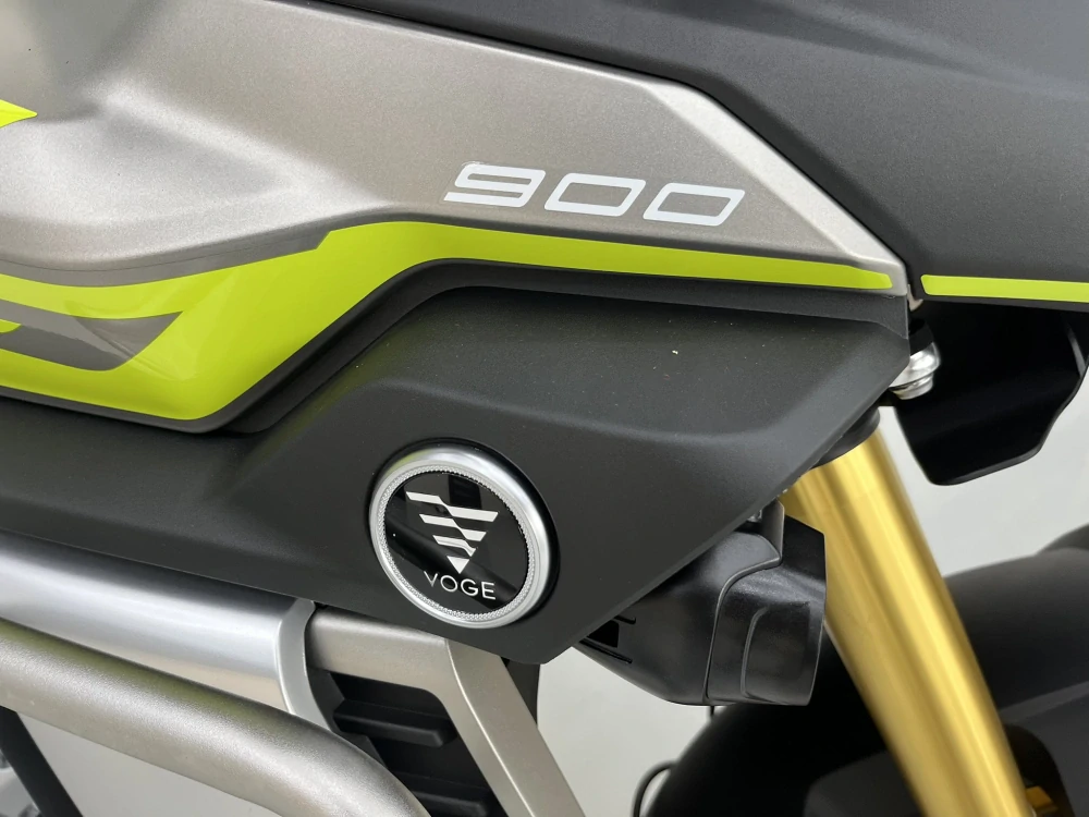 VOGE 900 DSX